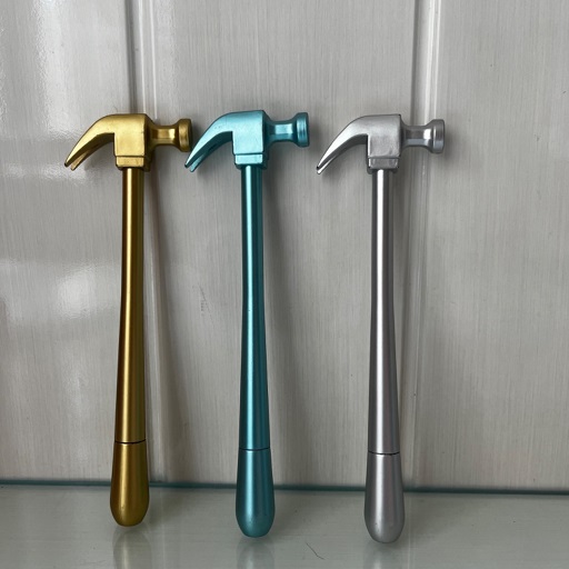 خودکار فانتزی طرح میخکش رنگهای آبی، طلایی و نقرهای تصویر خودکار فانتزی طرح میخکش در سه رنگ آبی، طلایی و نقرهای